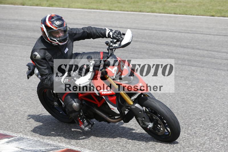 /27 12.06.2025 Ducati Schweiz Trackday Warmup  ADR/blau-bleu/24